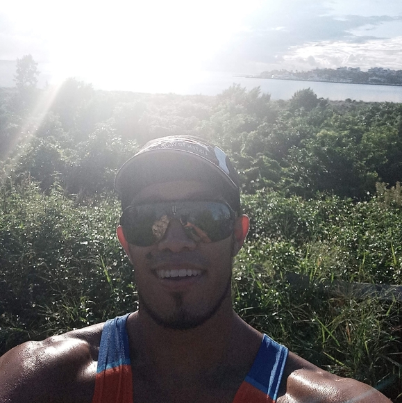 Meet your Posher, Esdras - Picture 7 of 7